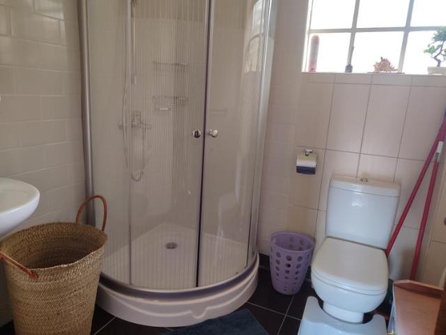 Modern tastefully furnished 1 bedroom cottage