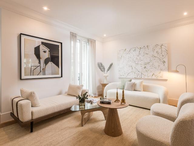 Modern three bedroom apartment in the area of Goya