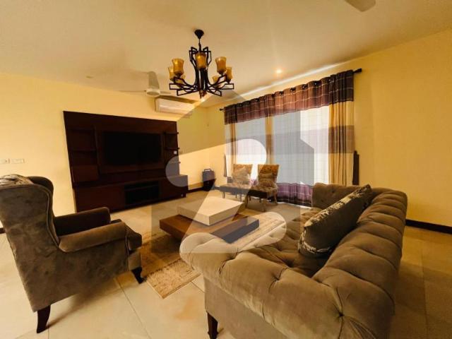 Modern Triple Story 6 Beds Luxurious House Available For Rent In E7 E 7