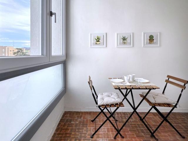 Modern Two Bedroom Apartment near Stadio Dall'Ara, Bologna Amsterdam Apartments for Rent