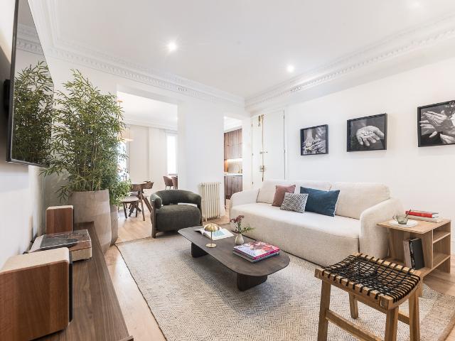 Modern two bedroom apartment in Chamberí