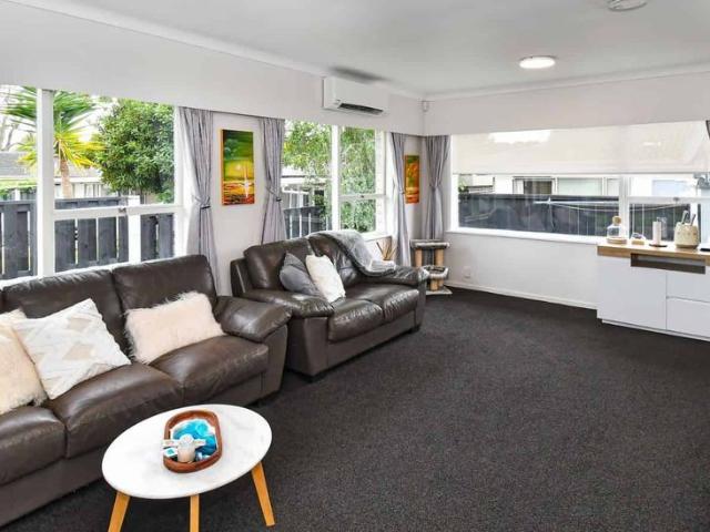 Modern Two Bedroom Home in Sought After Pahurehure