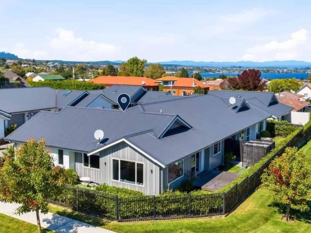 Modern Two Bedroom Home – Premium Williams Street Location