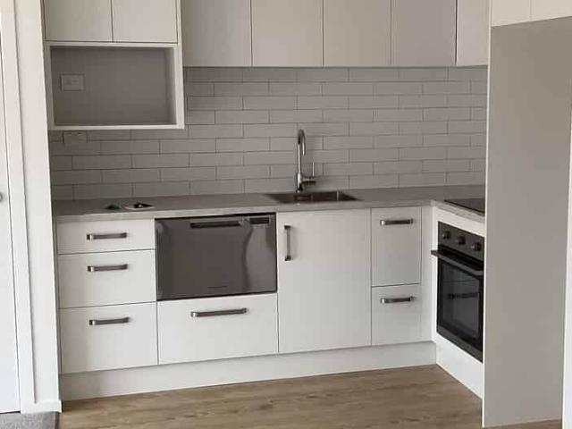 Modern Two Bedroom Townhouse Close to Town