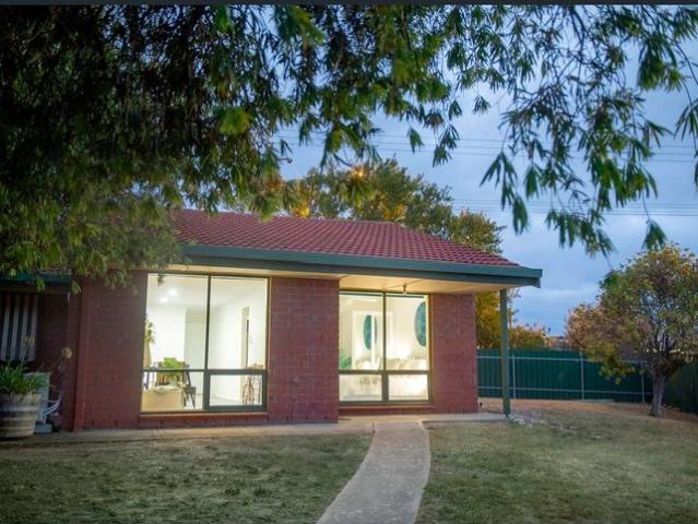 Modern Two Bedroom Unit in Prime Morphett Vale Location!