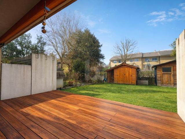 MODERN UND FAMILIENFREUNDLICH MIT GROSSEM GARTEN