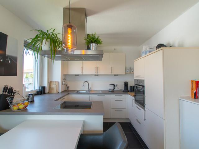 Modern und hell – 2 Zimmer Wohnung, möbliert – Fußbodenheizung, Aufzug, Tiefgarage – Ingolstadt West