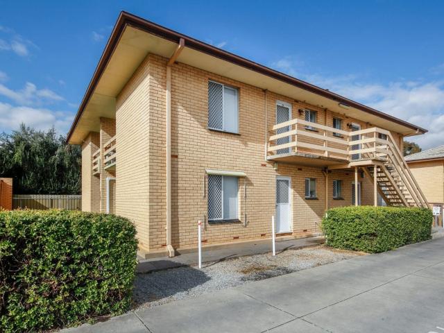 Modern unit in Enfield