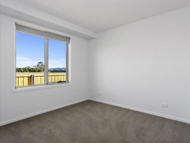 Modern Unit in Heart of Sorell