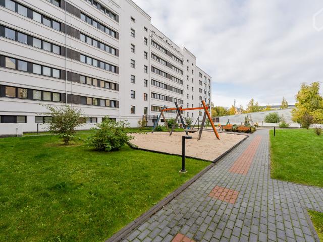 Modern Urban Oasis in Trendy Tiergarten – Spacious Apartment with Courtyard Access, Berlin Amsterdam Apartments for Rent