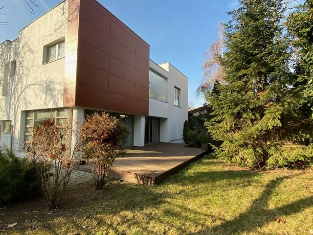 modern villa located in baneasa lac area, in a 3 room mini complex