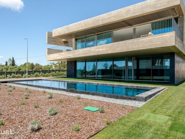 Moderna Moradia chave na mão para venda na Luz, Lagos, Algarve