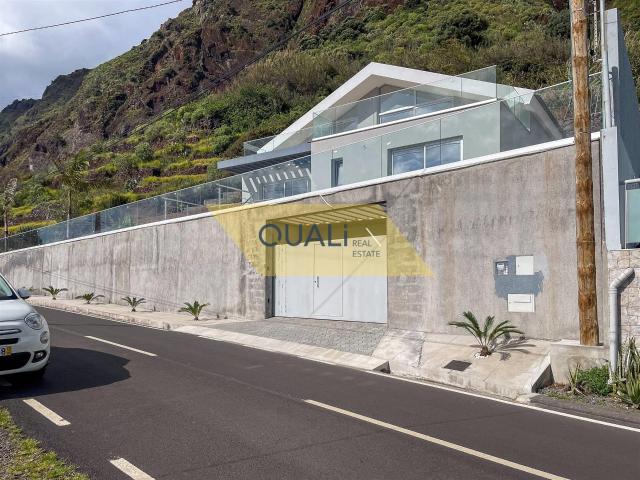Moderna Moradia no Paúl do Mar, Calheta 1.195.000,00€ 196m² Paúl Do Mar