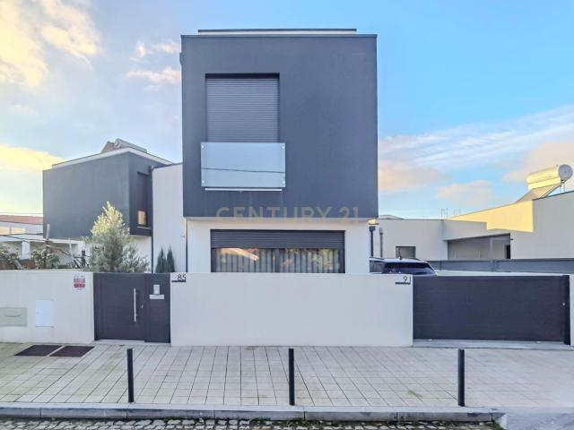 Moderna Moradia T3 em Valongo, Porto