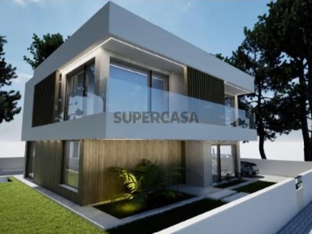 Moderna Moradia T4 em Construção na Aroeira Charneca de Caparica
