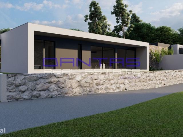 Moderna moradia trrea na zona de Vila Verde