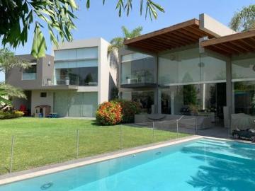 Moderna Casa con Finos Acabados, Exclusivo Condominio La Planicie