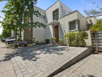 Moderna casa con piscina en exclusivo condominio. La Reina | 5 Dormitorios por 16400.00 en La Reina