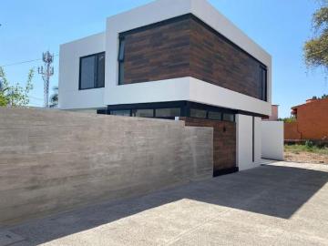 MODERNA CASA en PRIVADA cerca WALMART Avila Camacho
