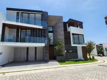 MODERNA CASA EN PUNTA CASCATTA