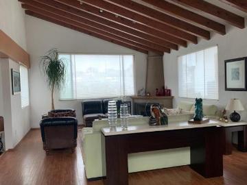 Moderna Casa lista para entrar Calle cerrada con vigilancia