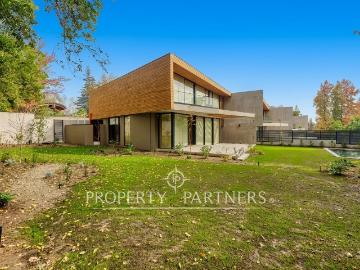 Moderna casa mediterránea nueva en Condominio, Los Domínicos Antiguo