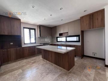 Moderna Casa Nueva de 3 niveles en Fracc. Club de Golf La Loma SLP