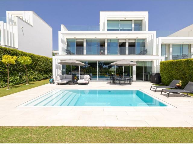 Moderna Casa Pareada en La Reserva de Sotogrande