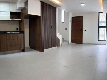 Moderna casa remodelada a 2 min de plaza Real Center