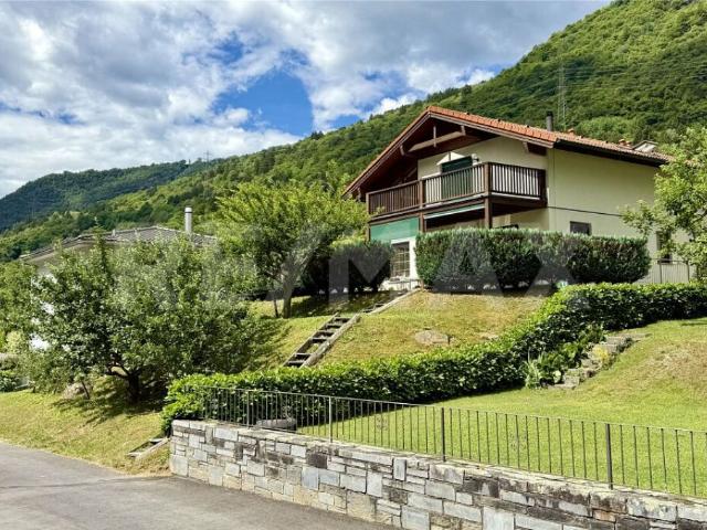 Moderna casa unifamiliare con sauna privata e bel giardino