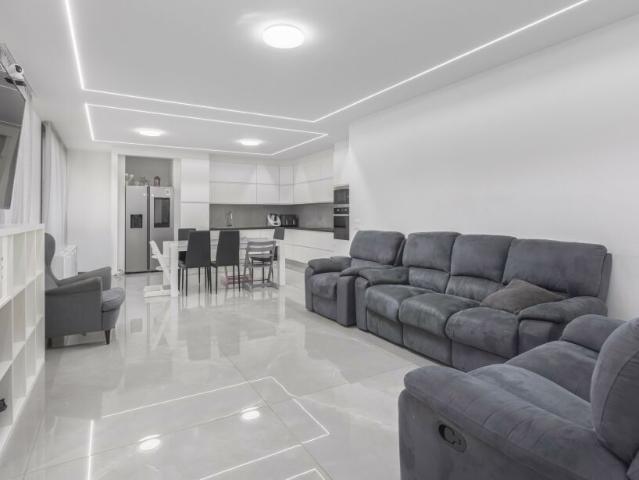 MODERNA CASA UNIFAMILIARE 5.5 CON VISTA APERTA A OSOGNA