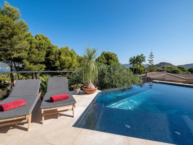 Moderna villa de lujo en zona tranquila en Nova Santa Ponsa