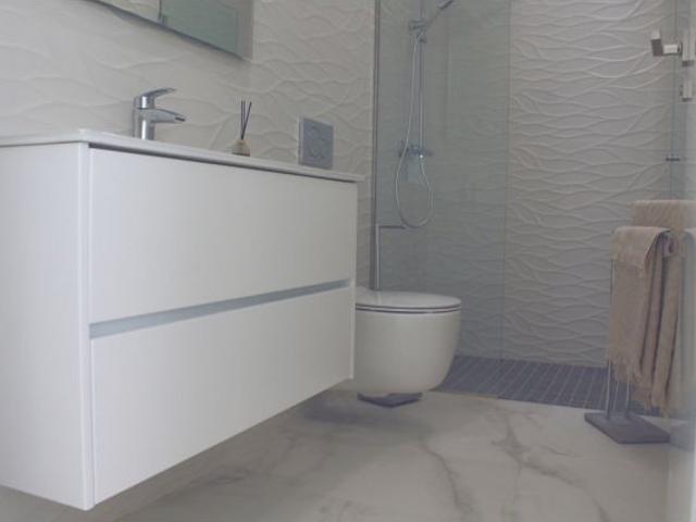 moderna villa independiente en 3 plantas + sótano y piscina privada