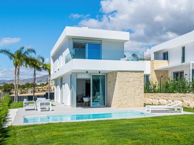 Moderna villa unifamiliar de nueva construcción, terminada r. 144m² Finestrat
