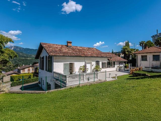 MODERNA VILLA 6.5 LOCALI CON GRANDE GIARDINO A GRAVESANO