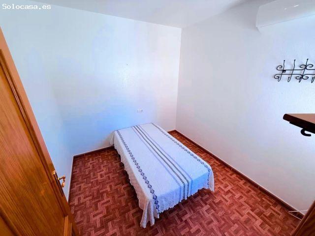 Moderna Vivienda con Terraza y Ubicación Privilegiada en Los Narejos