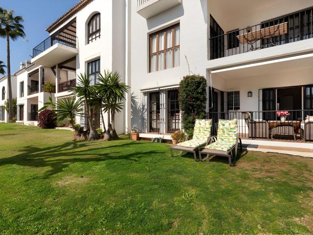 Moderna vivienda en planta baja con orientación sur, 3 dormi. 99m² Marbella