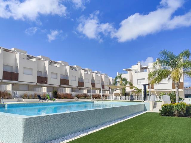 Moderna Vivienda Pareada en una Zona Tranquila de Torrevieja