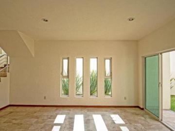 MODERNA Y AMPLIA CASA EN VENTA EN BOSQUES DE SANTA ANITA!