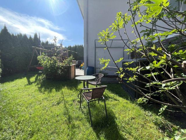 Hauscharakter zum Wohnungspreis! 3 Zimmer Familienrefugium über 2 Etagen! inkl. Garten und Garage