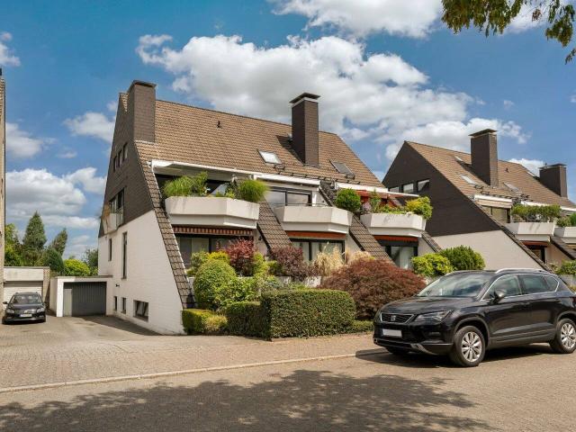 Moderne Maisonette Wohnung mit Terrasse & Balkon in ruhiger Lage von Düsseldorf Wittlaer!