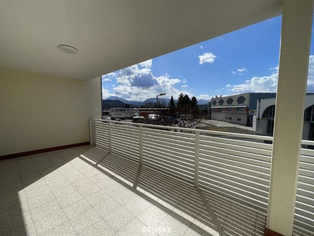 Moderne, möblierte 2 Zimmer Mietwohnung mit XL Loggia in Uni Nähe in Klagenfurt
