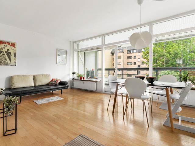 Moderne og veldisponeret Frederiksberg lejlighed med stor solrig altan og attraktive fællesfaciliteter