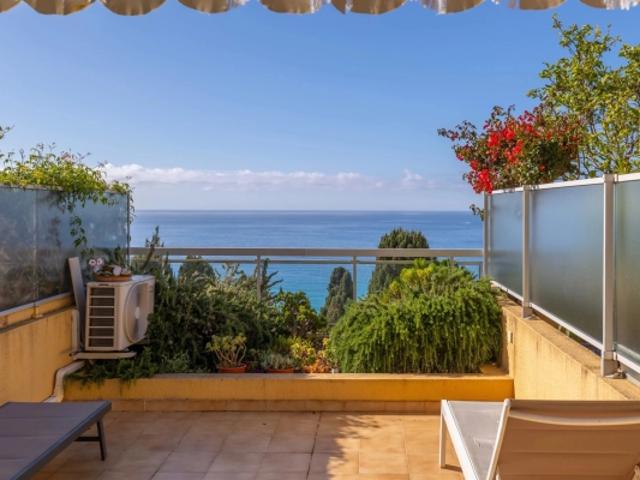 Moderne appartement vue mer panoramique à Menton