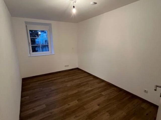 Moderne, bestens aufgeteilte 3 Zimmer Wohnung mit möblierter Küche in Maria Schmolln