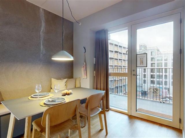 Moderne bolig tæt på både byliv og natur i Ørestad, København S, København