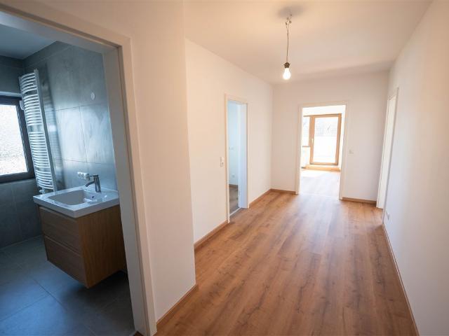 Moderne Dachgeschosswohnung in zentraler Lage von Karlsfeld