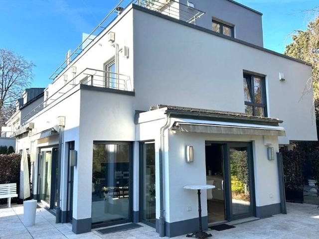 Moderne DHH mit Garten Bezugsfrei nach Vereinbarung