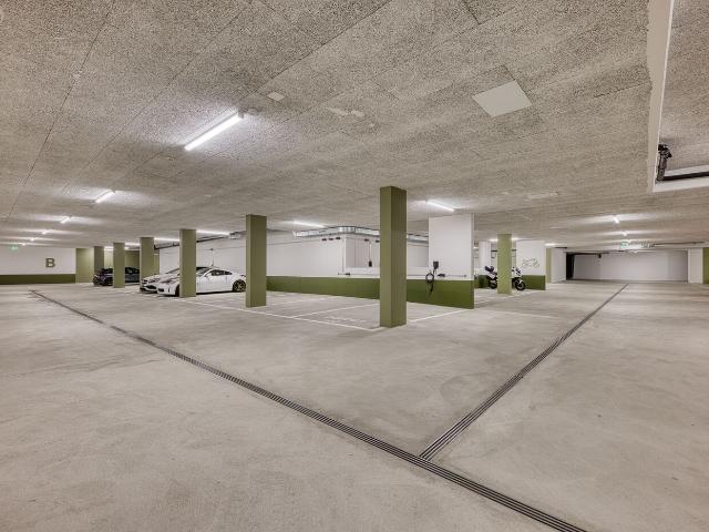 Moderne Disponibel Räume & Parkplätze