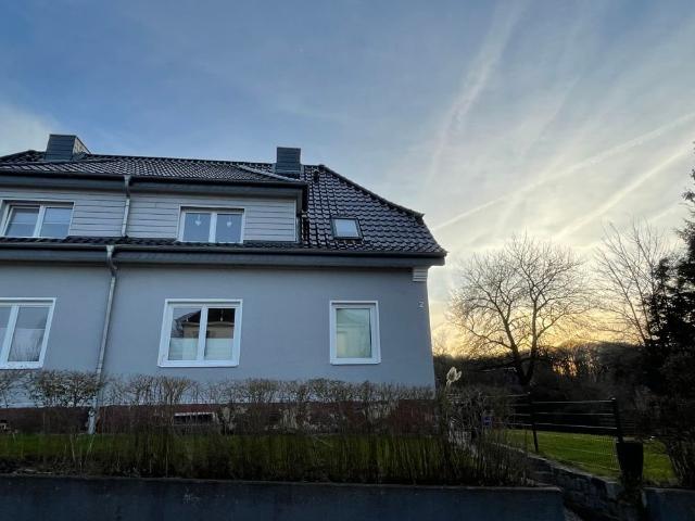 Moderne Doppelhaushälfte in zentraler Lage
